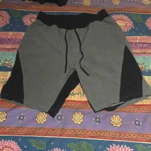 Men’s Lululemon shorts 9in inseam Lg, with liner
